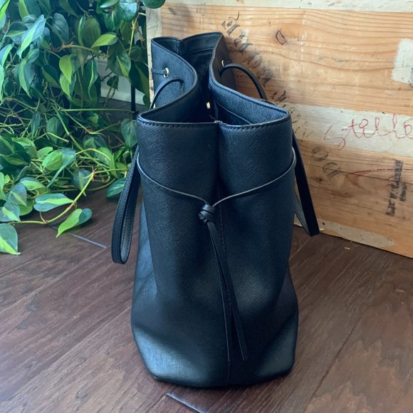 Gently Worn Beautiful Authentic Kate Spade New York Laurel Way Ari Tote in Black - Picture 7 of 15